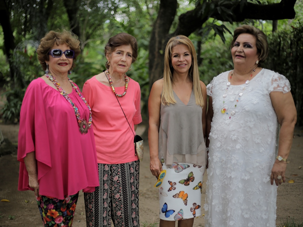 Sandra Edilia Tovar, Sonia de González, Mirian Hurtado de González y Esperanza Rivera de Zamora.